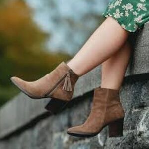 Born Ervine Suede Leather Tassel Ankle Boot Booties Women's Size 9M